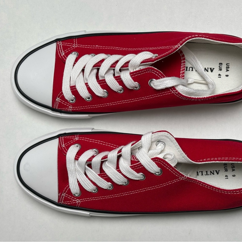 Antulu Red Canvas Sneakers with White Laces